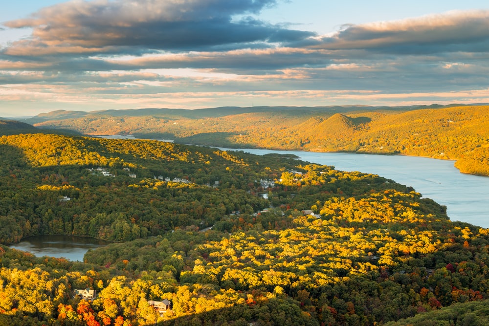 Landscape view of the Montgomery lake